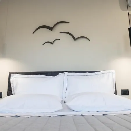 Aegeans Eye Azolimnos