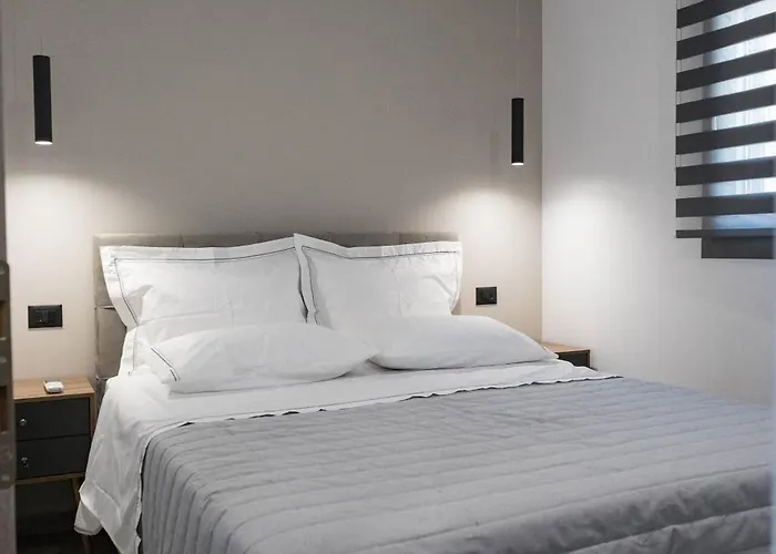 Aegeans Eye Azolimnos