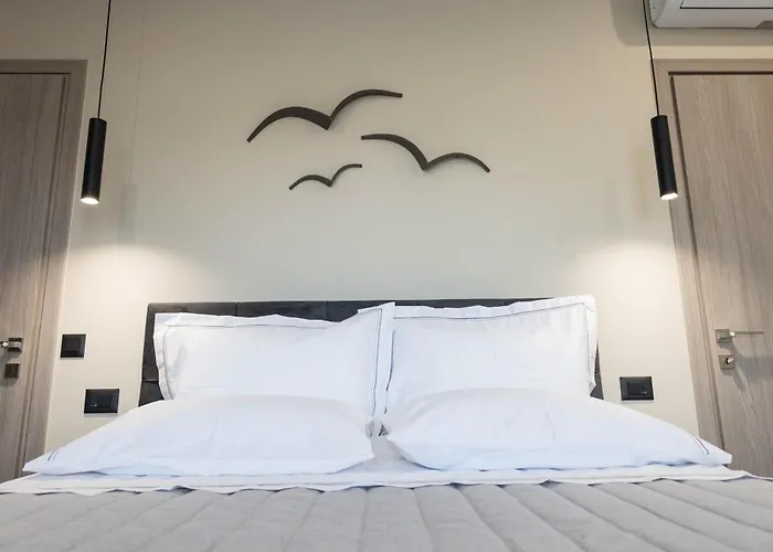 Aegeans Eye Azolimnos